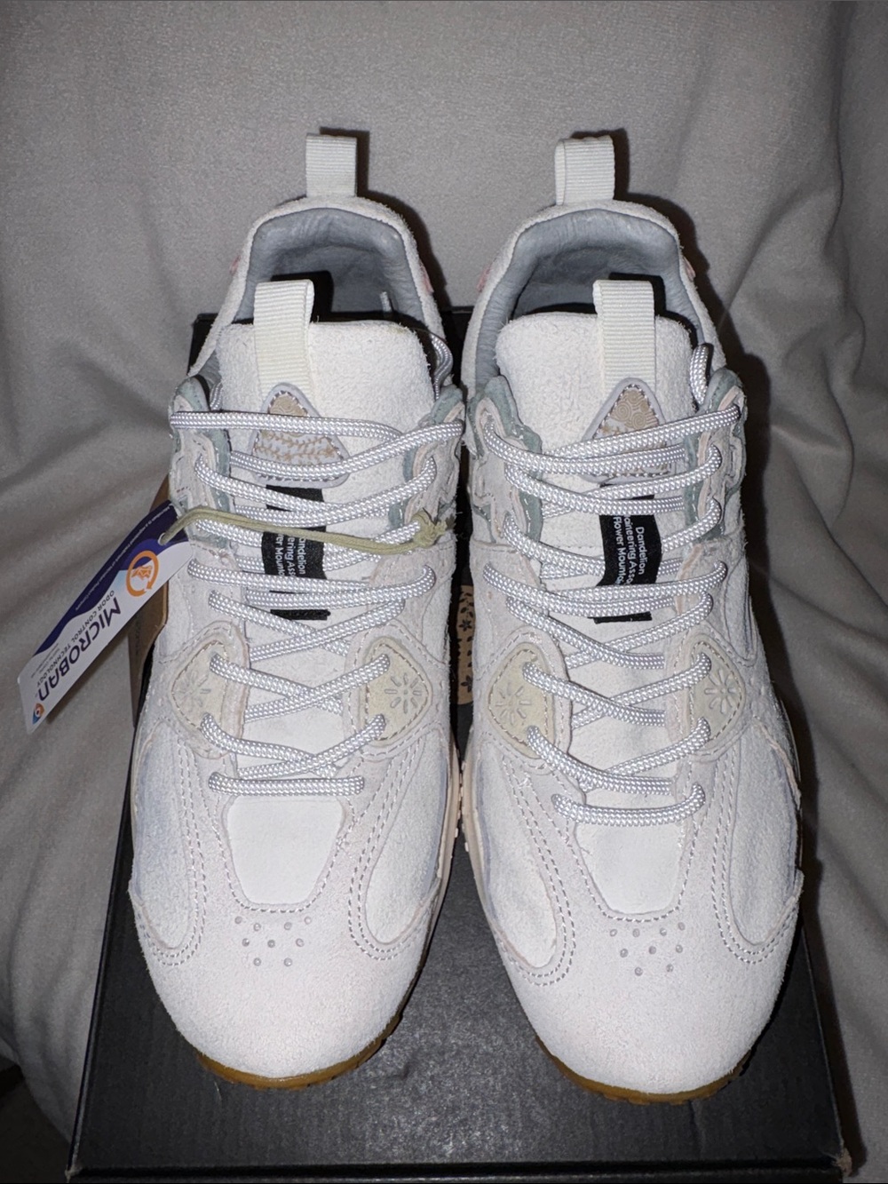 NWT Flower Mountain Wave Sneaker in White - Picture 9 of 16